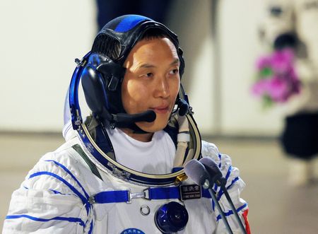 tagreuters.com2025binary_LYNXMPEL9U0ZY-VIEWIMAGE