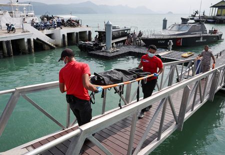 tagreuters.com2025binary_LYNXMPELA90K6-VIEWIMAGE