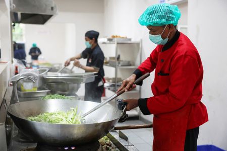 tagreuters.com2025binary_LYNXNPEL0R00R-VIEWIMAGE