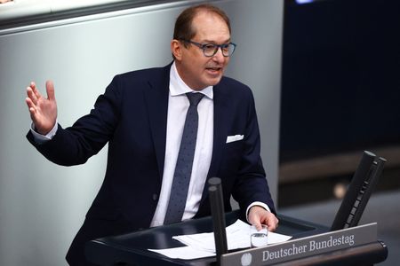 tagreuters.com2025binary_LYNXMPEL060C9-VIEWIMAGE