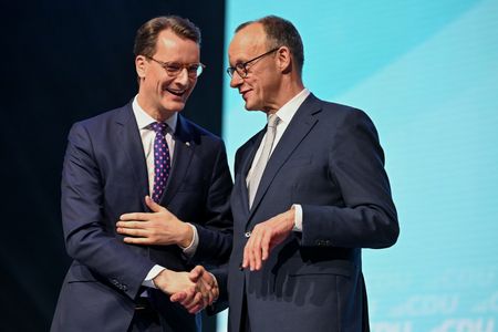 tagreuters.com2025binary_LYNXMPELAO0H5-VIEWIMAGE