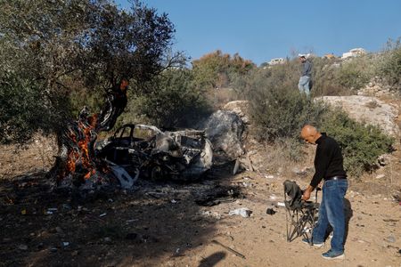 tagreuters.com2025binary_LYNXMPEL9R0AD-VIEWIMAGE