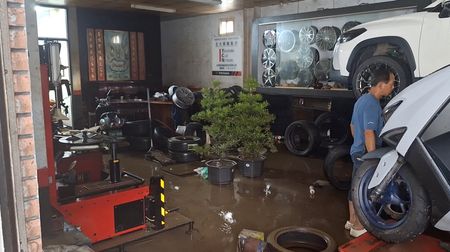 tagreuters.com2025binary_LYNXMPELAB0AC-VIEWIMAGE