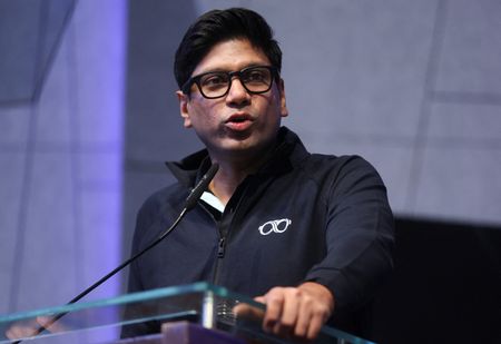 tagreuters.com2025binary_LYNXMPELA9083-VIEWIMAGE