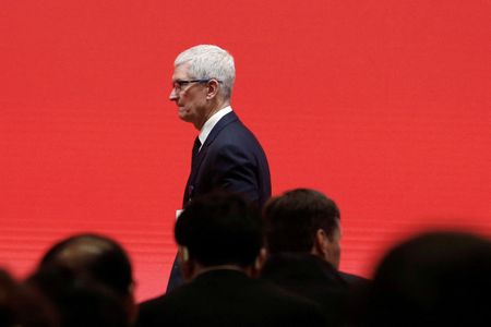 tagreuters.com2025binary_LYNXMPEL9T16Y-VIEWIMAGE