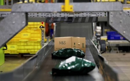 tagreuters.com2025binary_LYNXMPELAB07P-VIEWIMAGE