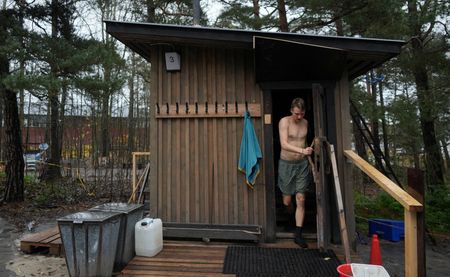 tagreuters.com2025binary_LYNXMPELAO00E-VIEWIMAGE