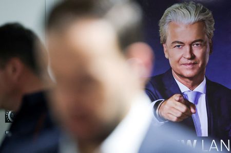 tagreuters.com2025binary_LYNXMPEL9T0FQ-VIEWIMAGE