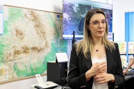 tagreuters.com2025binary_LYNXMPELA30O2-VIEWIMAGE