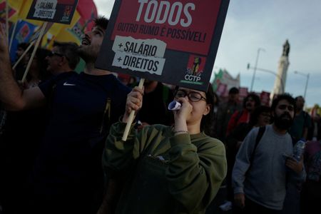 tagreuters.com2025binary_LYNXMPELA70CY-VIEWIMAGE