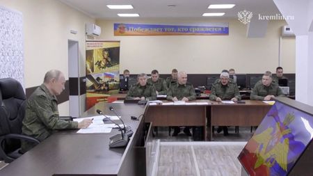 tagreuters.com2025binary_LYNXMPELAJ15H-VIEWIMAGE