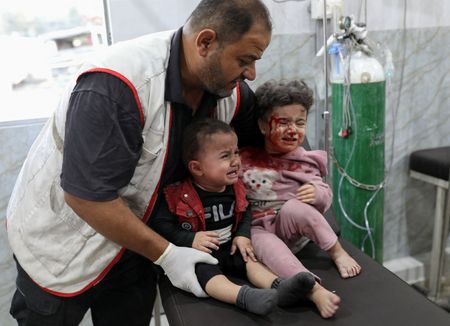 tagreuters.com2025binary_LYNXMPELAL0BW-VIEWIMAGE